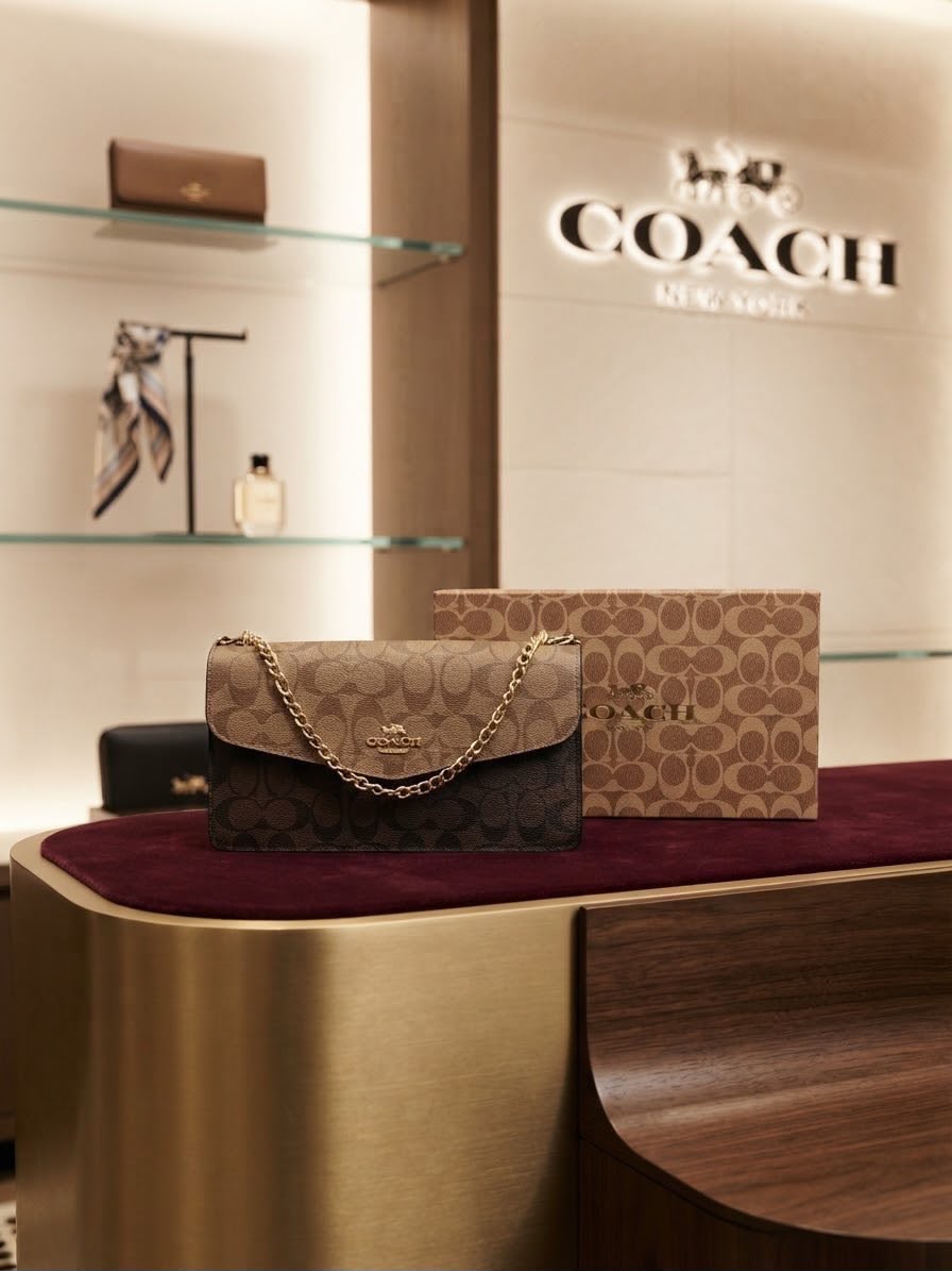 Luxury Signature Monogram Chain Bag – Coach Style Canvas Crossbody with Gold Chain | Premium Quality